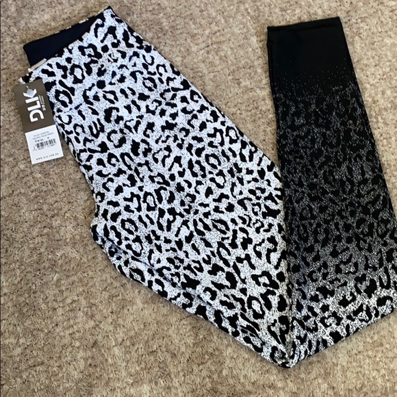💗DLK | Yoga Legging B&W Animal Print - Picture 6 of 8